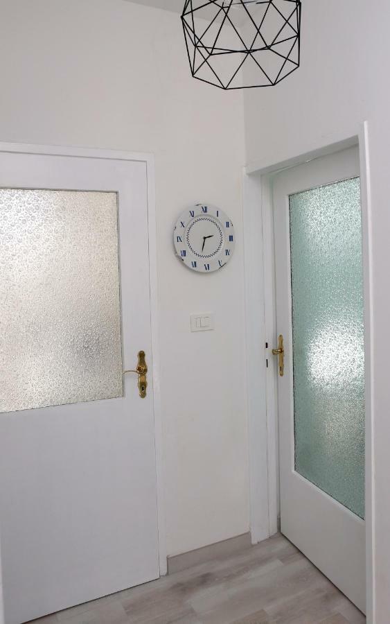 Sweet Suite With Free Private Parking Pula Luaran gambar